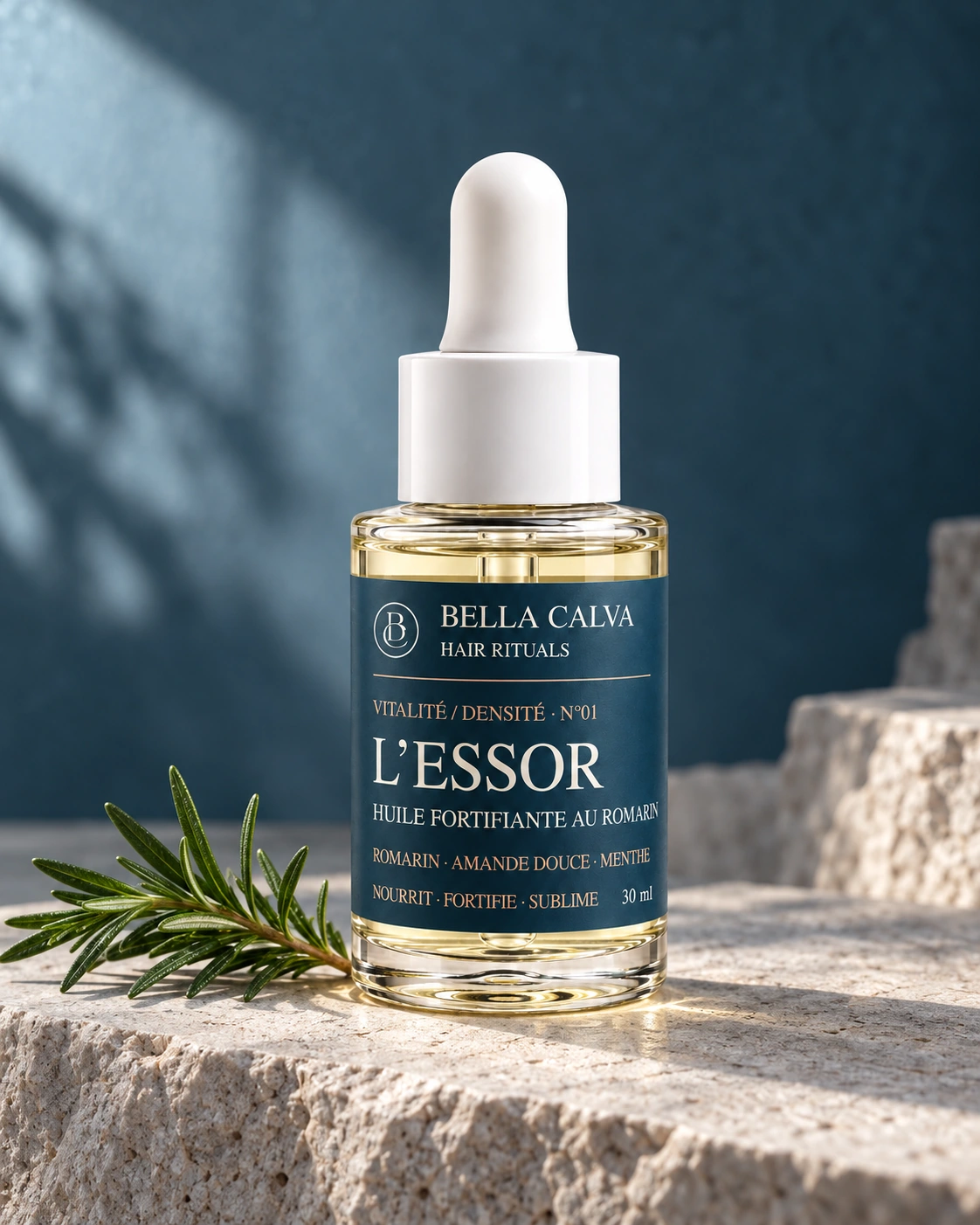 L’Essor Bella Calva — le verre, l’huile dorée et la pierre